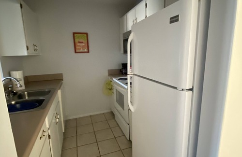 Fairfield Bay Maison | Spacious 1117 sq ft 2BR townhouse in center of marvelous Fairfield Bay.
