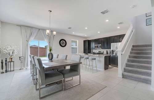 West Haven Maison | Spacious 12- Guest 4-bedroom Comfy Home Near Disney