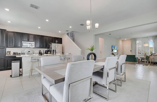 West Haven Maison | Spacious 12- Guest 4-bedroom Comfy Home Near Disney