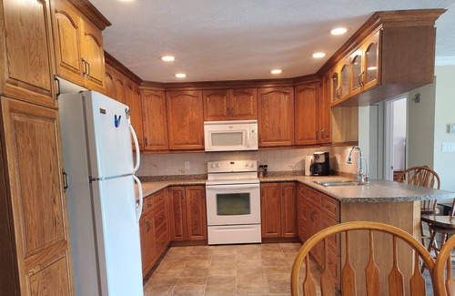 Walkerton Copropriété | Spacious 1300 ft² condo w/ balcony overlooks river