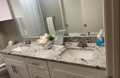Legacy Park Appartement | Spacious 1400sf 3bed 2bath Apartment