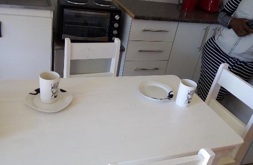 Vredenburg Maison | Spacious 1bed + braai 13km to Paternoster beach