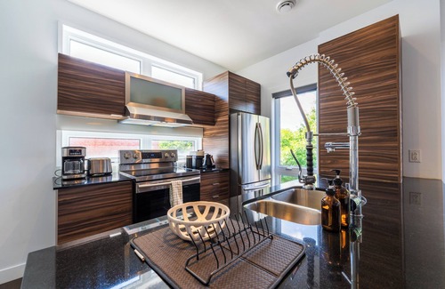 Latin Quarter Appartement | Spacious 1BR Condo, work&play in Montréal