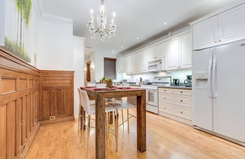 Yorkville Appartement | Spacious 1BR Executive Style Suite - King Bed