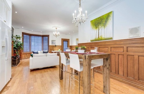 Yorkville Appartement | Spacious 1BR Executive Style Suite - King Bed