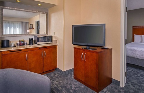 University Place Hôtel | Spacious 1BR Unit Near Pavilion | Pet-Friendly, Pool, Fitness Center