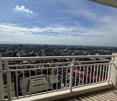 A. Bonifacio Appartement | Spacious 1BR with Sunset view at The Celandine