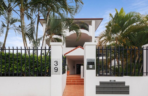 South Brisbane Appartement | Spacious 2 Bed/2 Bath Garden Apartment Aircon, Spacious 2 Bed Garden Apartment