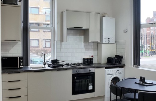 Haverstock Appartement | Spacious 2 Bed Apart with Patio in Camden WR201