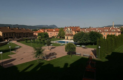 Jaca Appartement | Appartement familial avec piscine et garage à Jaca