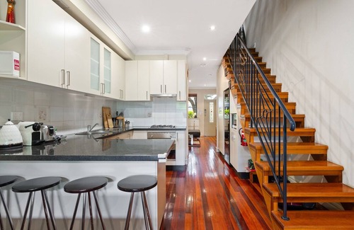 Alexandria Maison | Spacious 2-Bed Townhouse with Garage & Patio