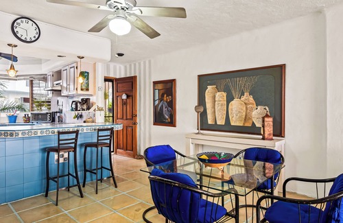 Marina Vallarta Appartement | Spacious 2-bedroom apartment with AC, WiFi in Marina Vallarta.
