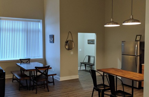 Ellicottville Appartement | Spacious 2-bedroom, 2-bathroom Industrial Style Loft Apartment. Village locale!