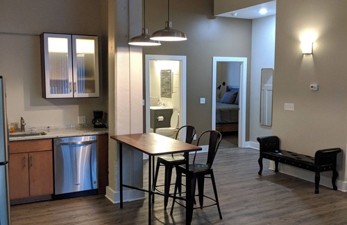 Ellicottville Appartement | Spacious 2-bedroom, 2-bathroom Industrial Style Loft Apartment. Village locale!