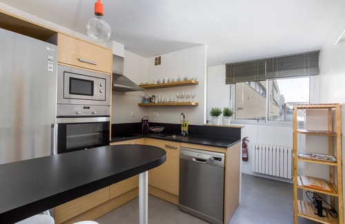 La Vila Olimpica del Poblenou Appartement | Appartement spacieux de 2 chambres à coucher avec balcon près de la plage