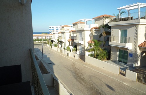 Protaras Appartement | Appartement de 2 chambres spacieuses avec vue sur mer et entièrement climatisé