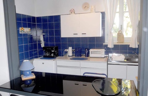 Gonte Appartement | Spacieux appartement de 2 chambres avec deux balcons, piscine et accès au lac