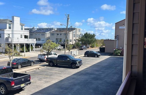 Southend Copropriété | Spacious 2-bedroom corner condo on the beach with pool, AC, & WiFi in Brigantine
