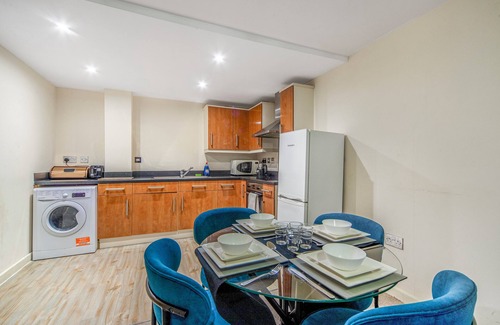 Bordesley Appartement | Spacious 2-Bedroom Flat in Birmingham – Ideal for Long-Term Stays