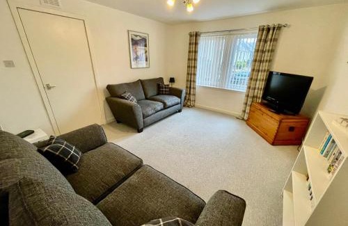 Cullen Maison | Spacious 2 Bedroom Home in Picturesque Cullen