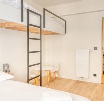 Heist Appartement | Spacious 2-BR Apartment Just 30m from The Beach