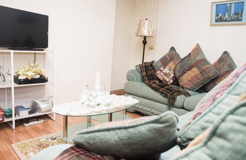 Flatlands Appartement | * Appartement spacieux de 2 chambres à coucher | 4beds + WiFi ~ 1-7 personnes *