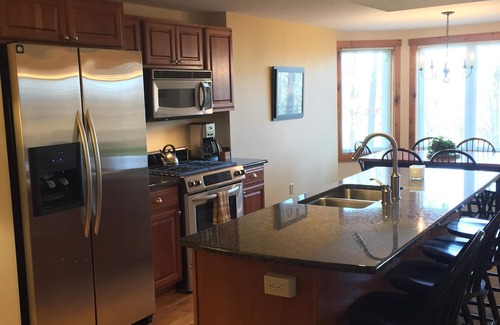 North Troy Copropriété | Magnifique condo 2 chambres à coucher situé à Jay Peak, juste sur les pistes!