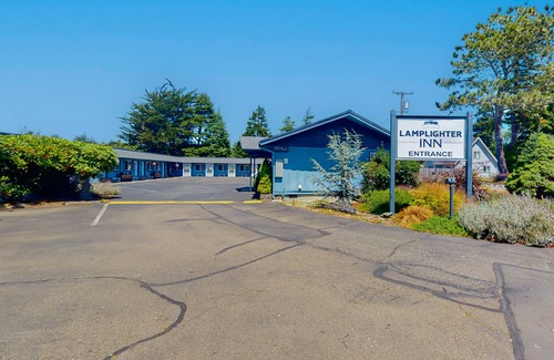 Bandon Maison | Spacious 2-room combo close to Bandon with cable, WiFi, mini-fridge - dogs OK
