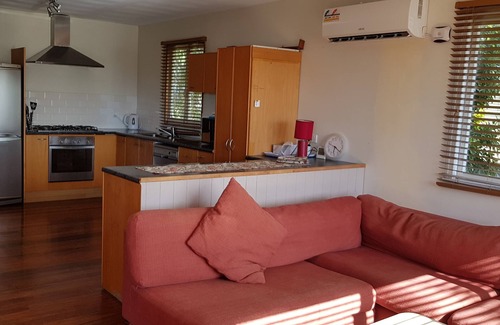 Wynnum Maison | Spacious 2-Storey Home By The Bay: Sleeps 12
