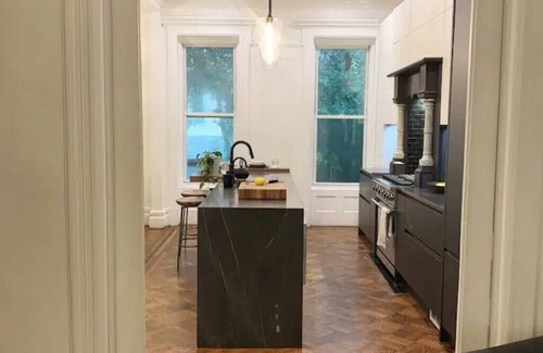 Ocean Hill Maison | SPACIOUS 2-STORY Brownstone House 4 ppl | BED STUY
