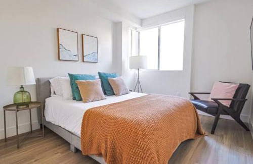 Wilshire Montana Appartement | Spacious 2BDR in SM - 5 minutes walk to the beach!