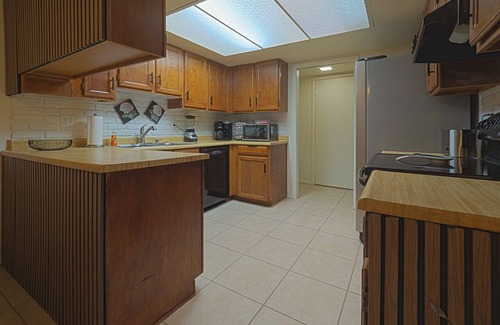 Maryvale Village Maison | Spacious 2bed-2bath Glendale retreat private pool 1 car garage central location.
