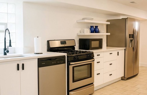 Tri-Taylor Appartement | Spacious 2BR - 10 mins from Downtown