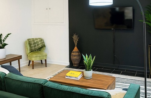 Tri-Taylor Appartement | Spacious 2BR - 10 mins from Downtown