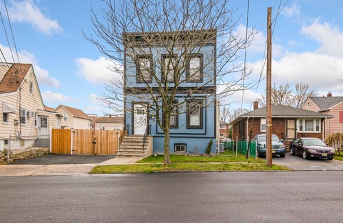 Linden Appartement | Spacious 2BR 10min to EWR, 30 min to NYC