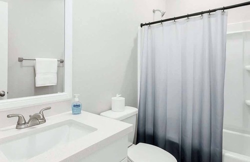 Glendale Appartement | Spacious 2BR | 3Bd | 70" Smart TV | 2Bath