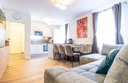 Vienna Appartement | Spacious 2BR and 1LR Apartment, Around Donaustadt