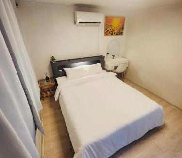 Gwanghui-dong Villa | Spacious 2BR by DDP Station Perfect for Families & Friends Walk to Seoul Attractions