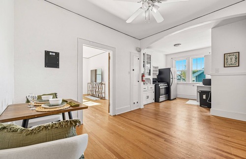 Bloomfield Appartement | Spacious 2BR Condo Near NYC & Newark