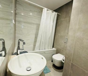 Universal Appartement | Spacious 2BR Elysia Park Apartment, Pool, Gym, Large Balcony, Center
