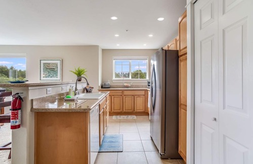 Westport Copropriété | ★ 2 BR @ Beach ~ JACUZZI ~ Bañera de hidromasaje ~ Cama King ~ PISCINA (mayo-septiembre) ★