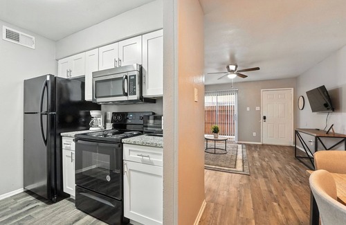 Southridge Appartement | Spacious 2BR Furnished Apartment I Pool