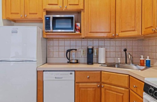 Rittenhouse Row Appartement | Spacious 2BR Gem | Prime Rittenhouse Area