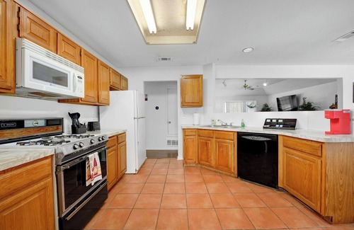 Buckner Terrace - Everglade Park Maison | Spacious 2BR home near Downtown Dallas