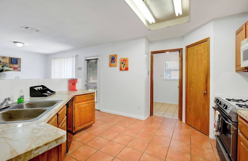 Buckner Terrace - Everglade Park Maison | Spacious 2BR home near Downtown Dallas