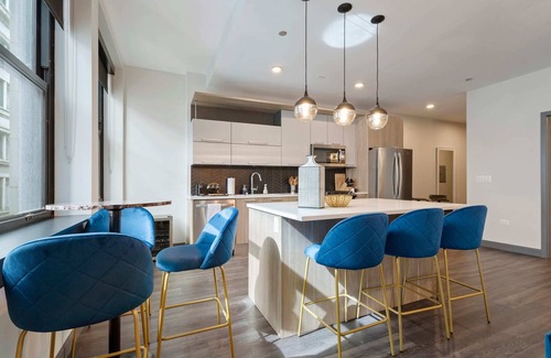Downtown Chicago Appartement | Spacious 2BR in The Loop + 5-Star Comfort