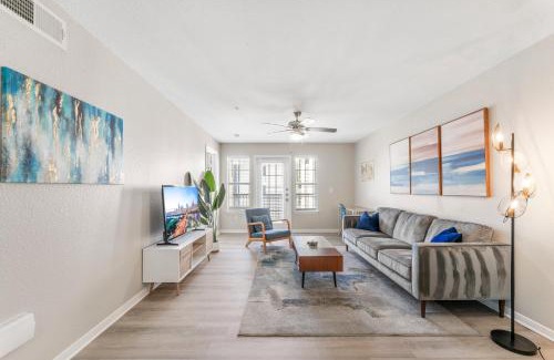 Pleasant Valley Appartement | Spacious 2BR King Suites w Pool, Gym, Laundry - Close to Downtown