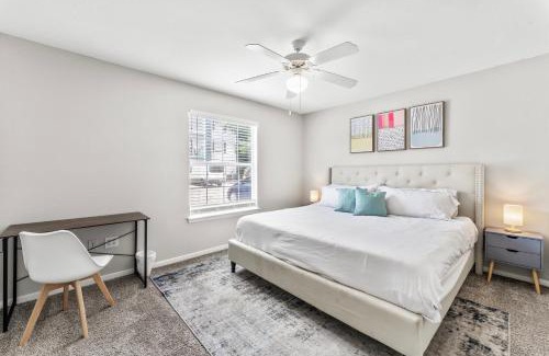 Pleasant Valley Appartement | Spacious 2BR King Suites w Pool, Gym, Laundry - Close to Downtown