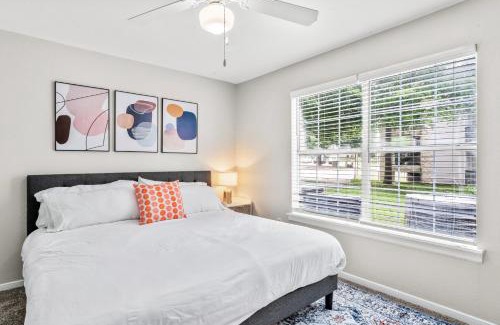 Pleasant Valley Appartement | Spacious 2BR King Suites w Pool, Gym, Laundry - Close to Downtown