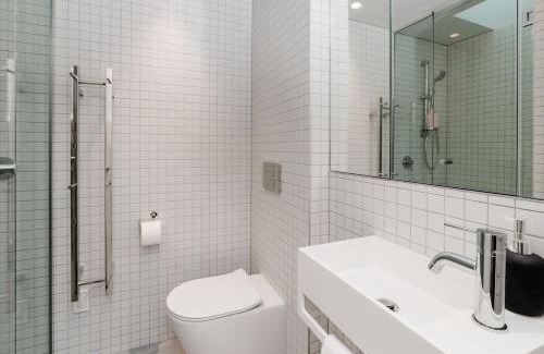 Te Aro Appartement | Spacious 2BR Oasis in Central Wellington w Terrace